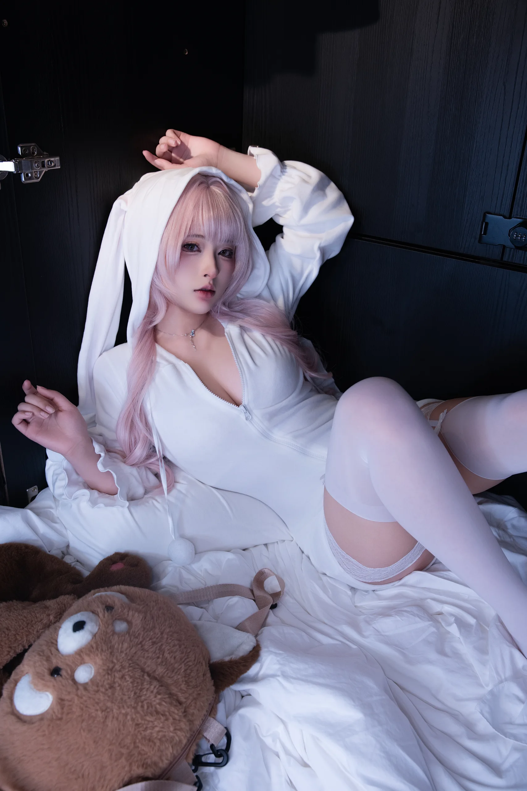 清水由乃 衣柜里的兔子