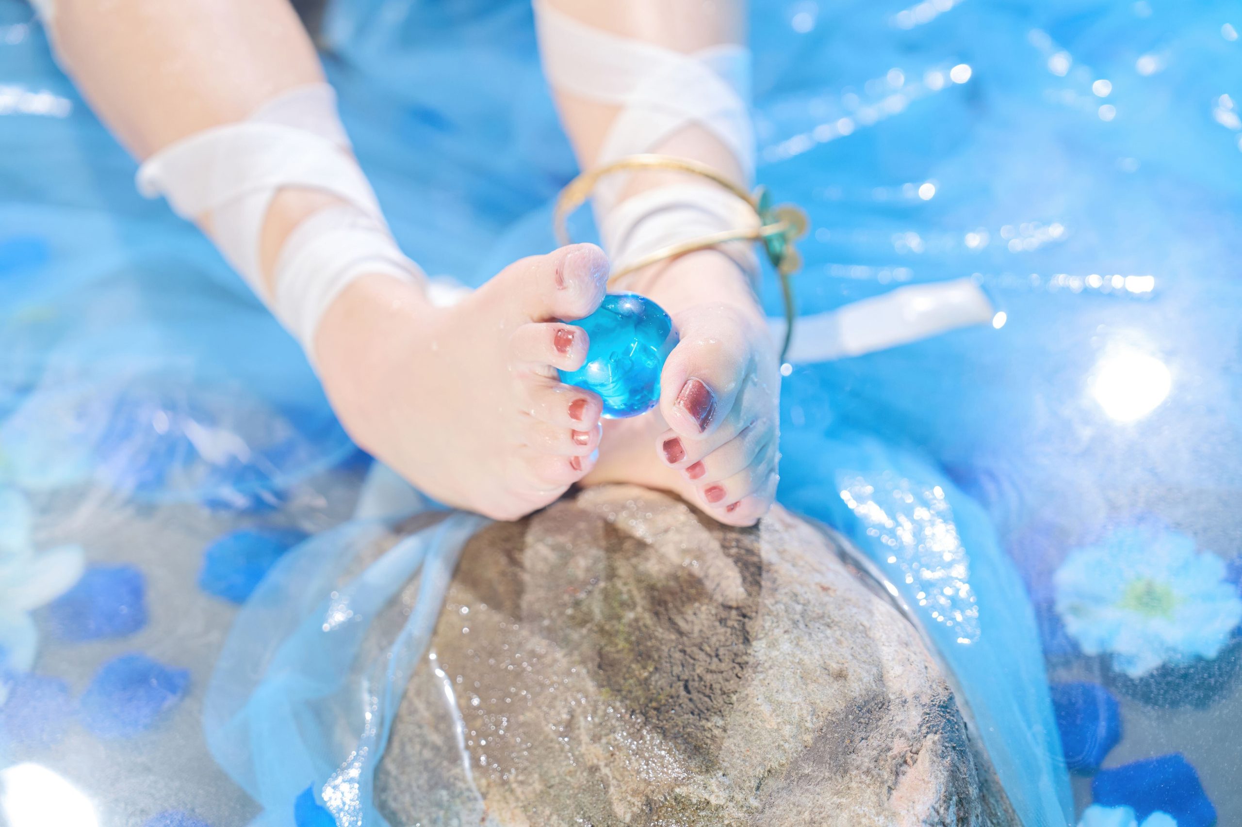 《鸣潮》尤诺 第2弹：阿薰kaOri - 第3张写真大图