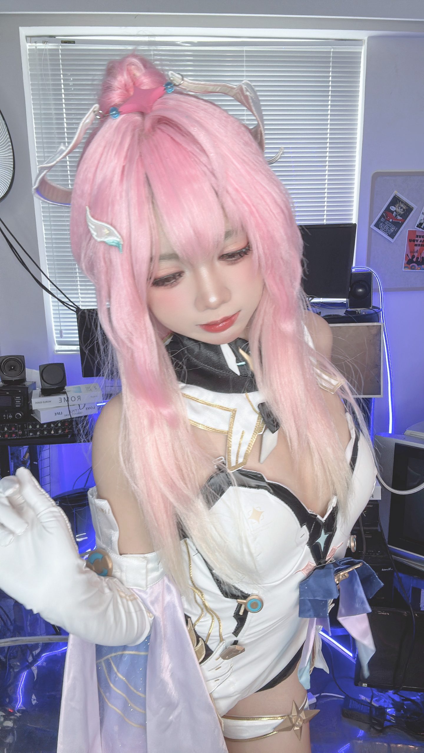 《鸣潮》爱弥斯：PoppaChan - 第31张写真大图