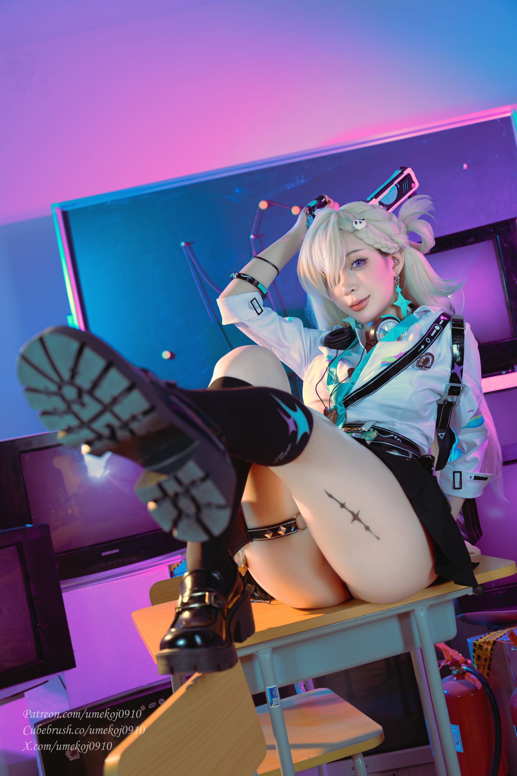 《鸣潮》琳奈：Umeko J - 第11张写真大图