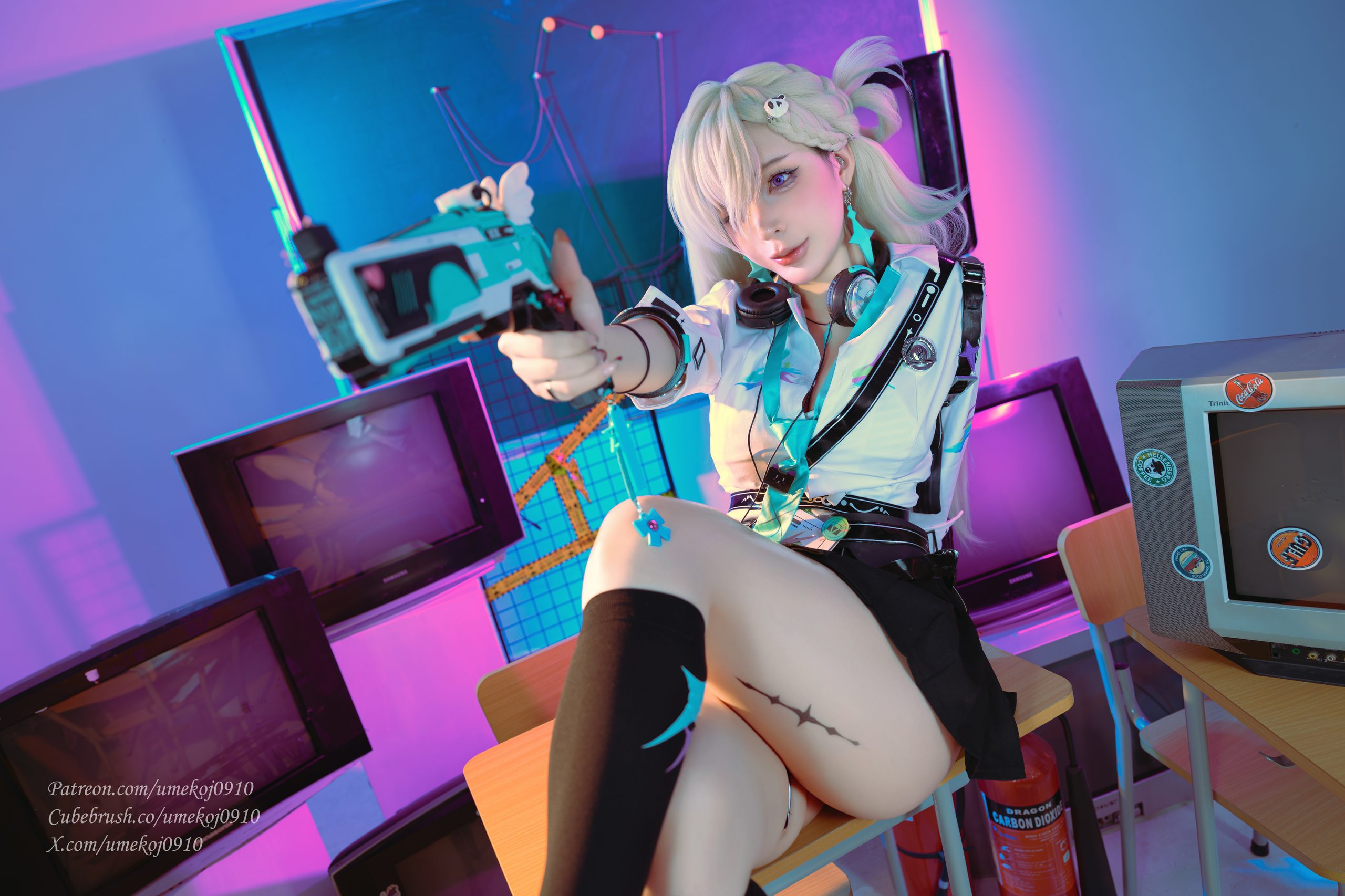 《鸣潮》琳奈：Umeko J - 第13张写真大图