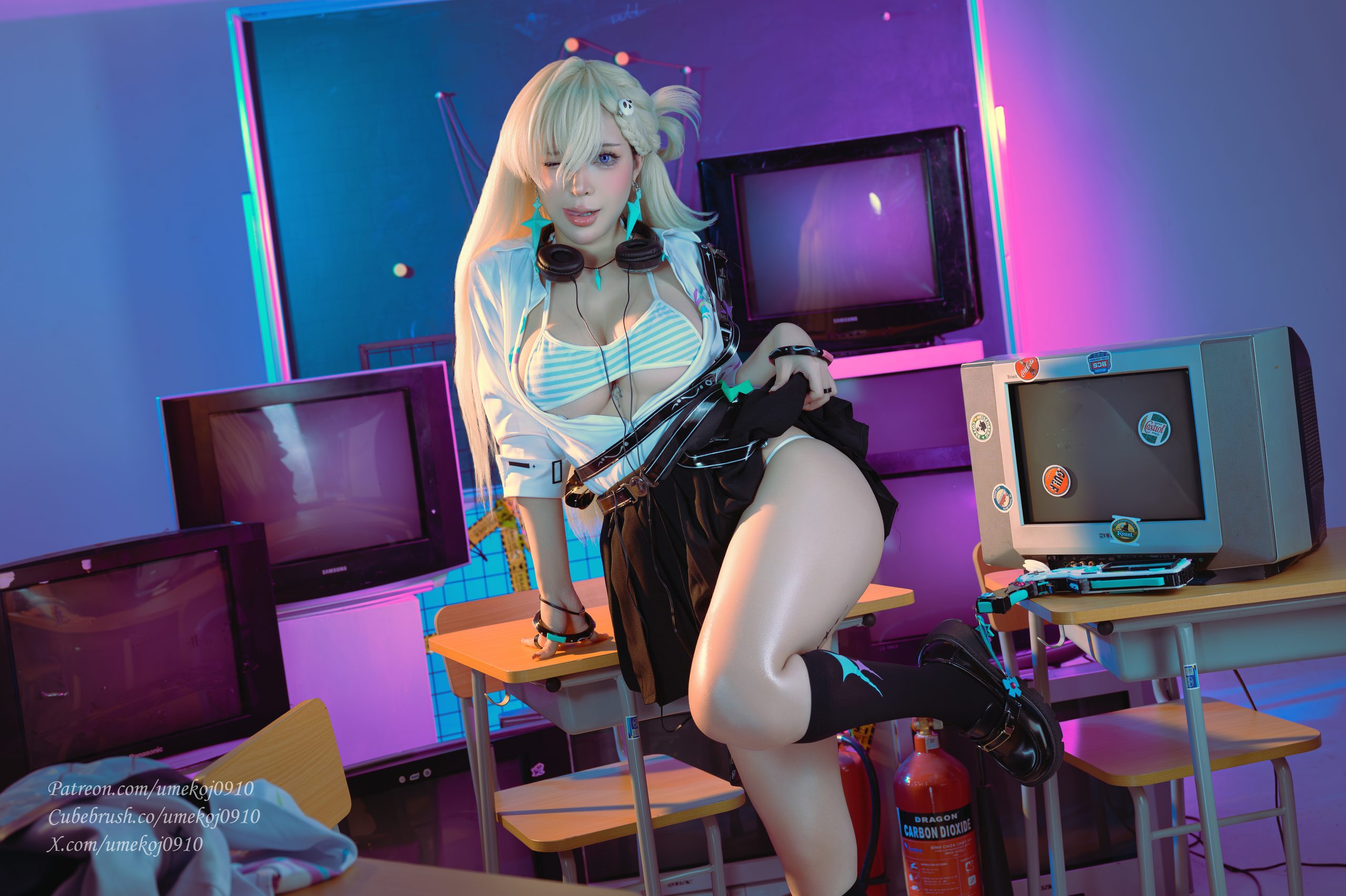 《鸣潮》琳奈：Umeko J - 第33张写真大图