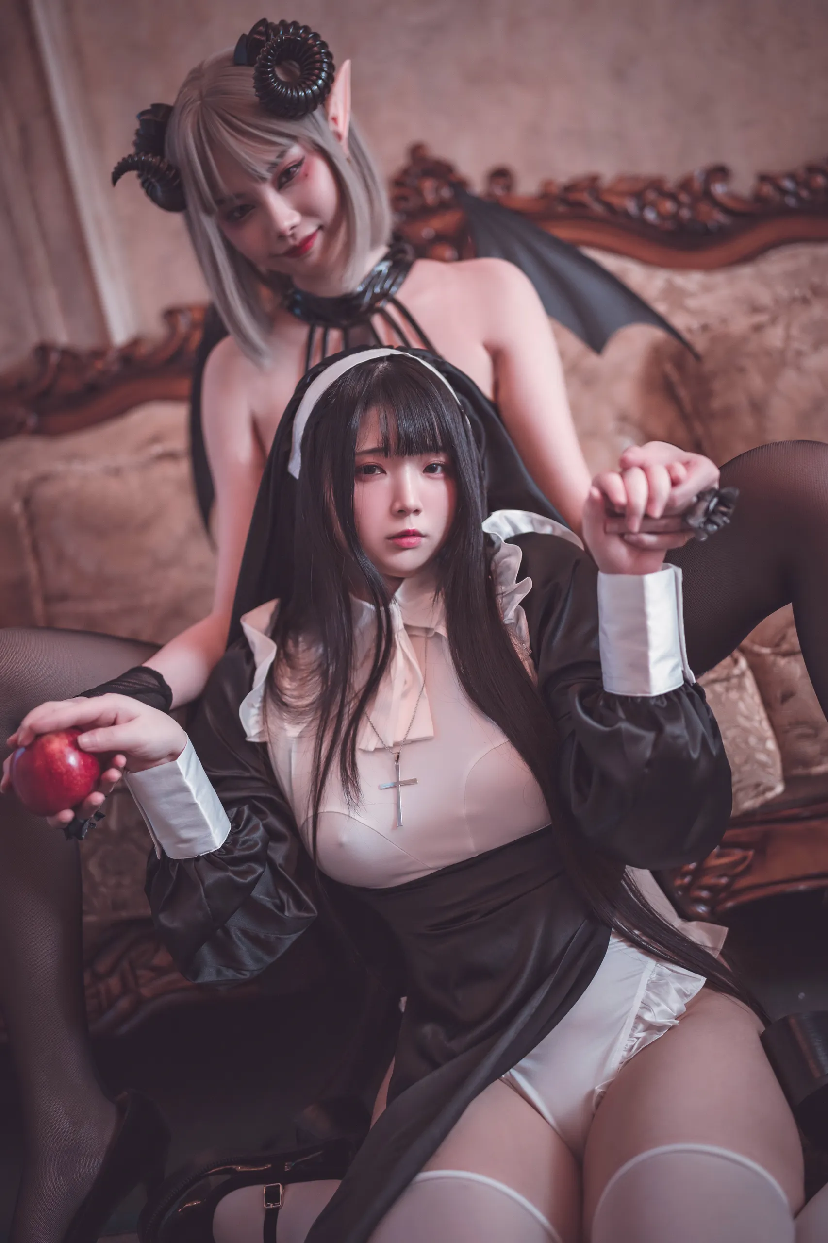 落落Raku：修女与恶魔私房 - 第10张写真大图