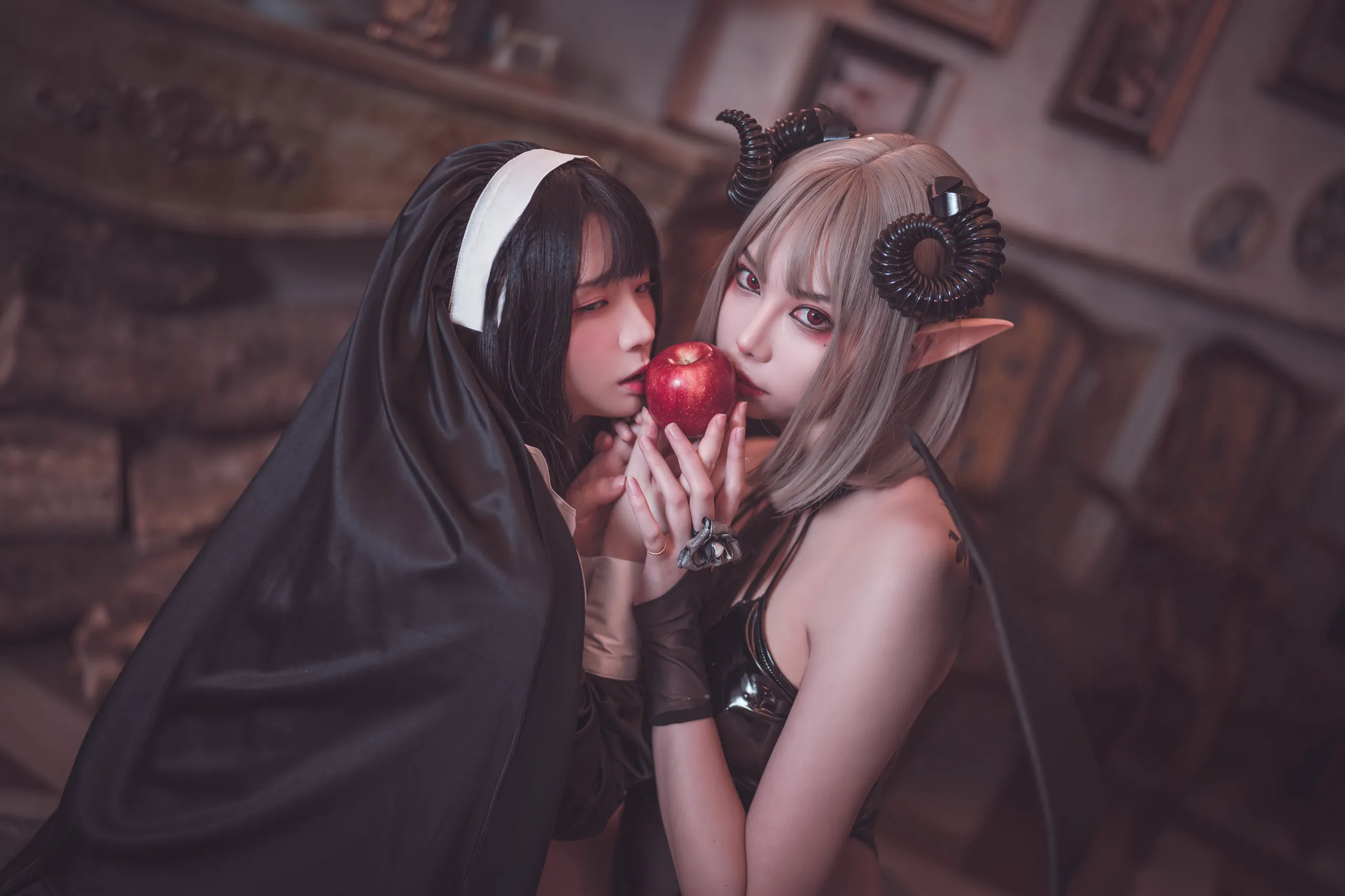 落落Raku：修女与恶魔私房 - 第34张写真大图