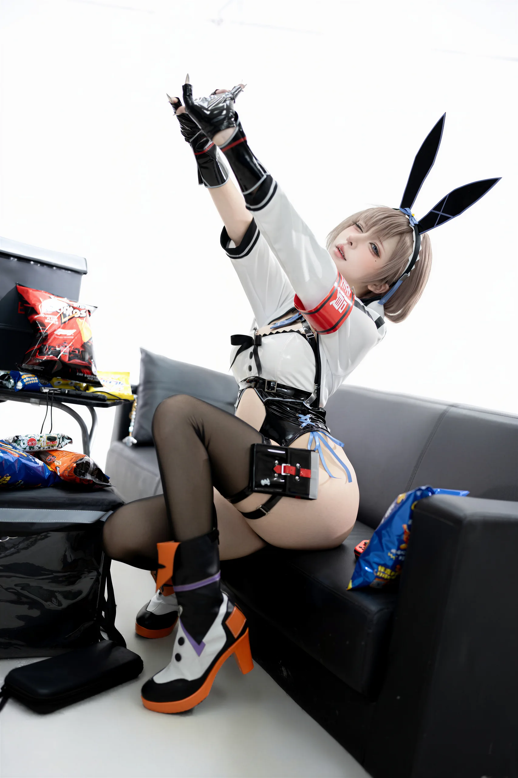 纸悦Etsu_ko 外卖兔 65P - 第3张写真大图