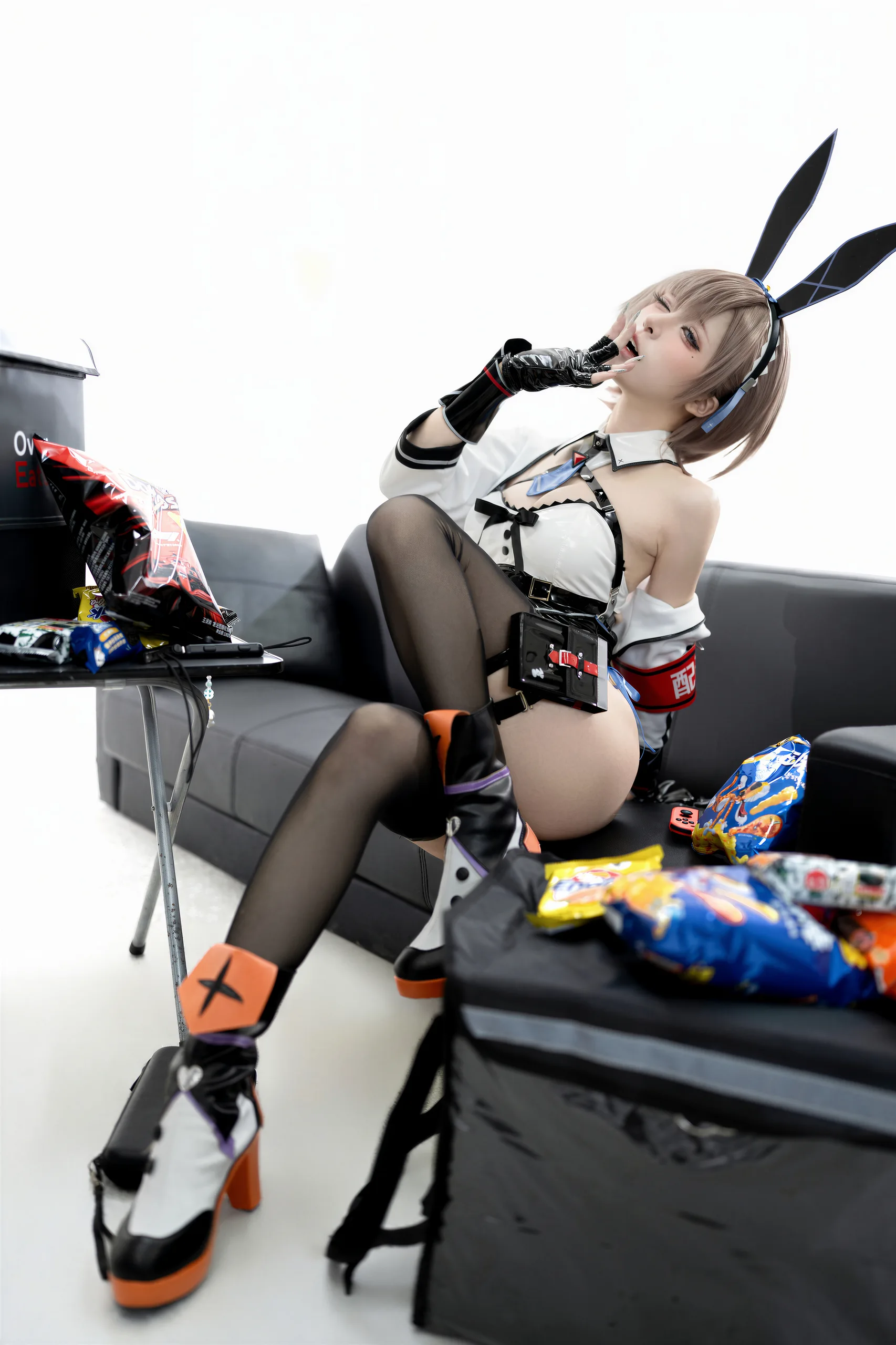 纸悦Etsu_ko 外卖兔 65P - 第6张写真大图