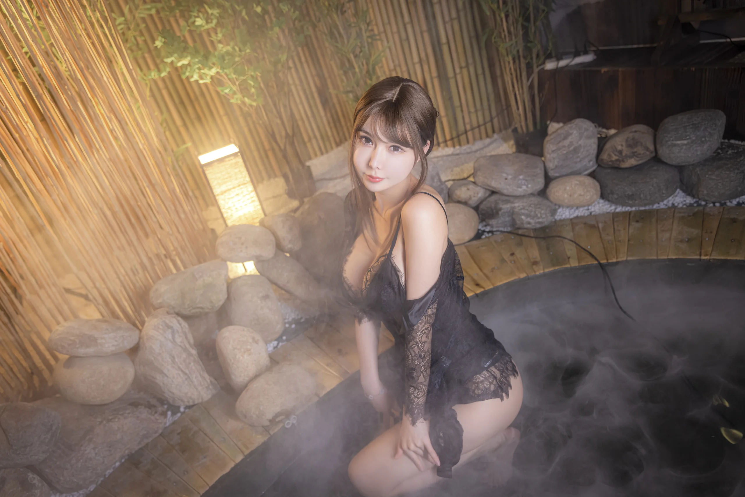 亚马逊鲶鱼 温泉黑色蕾丝 33P - 第11张写真大图