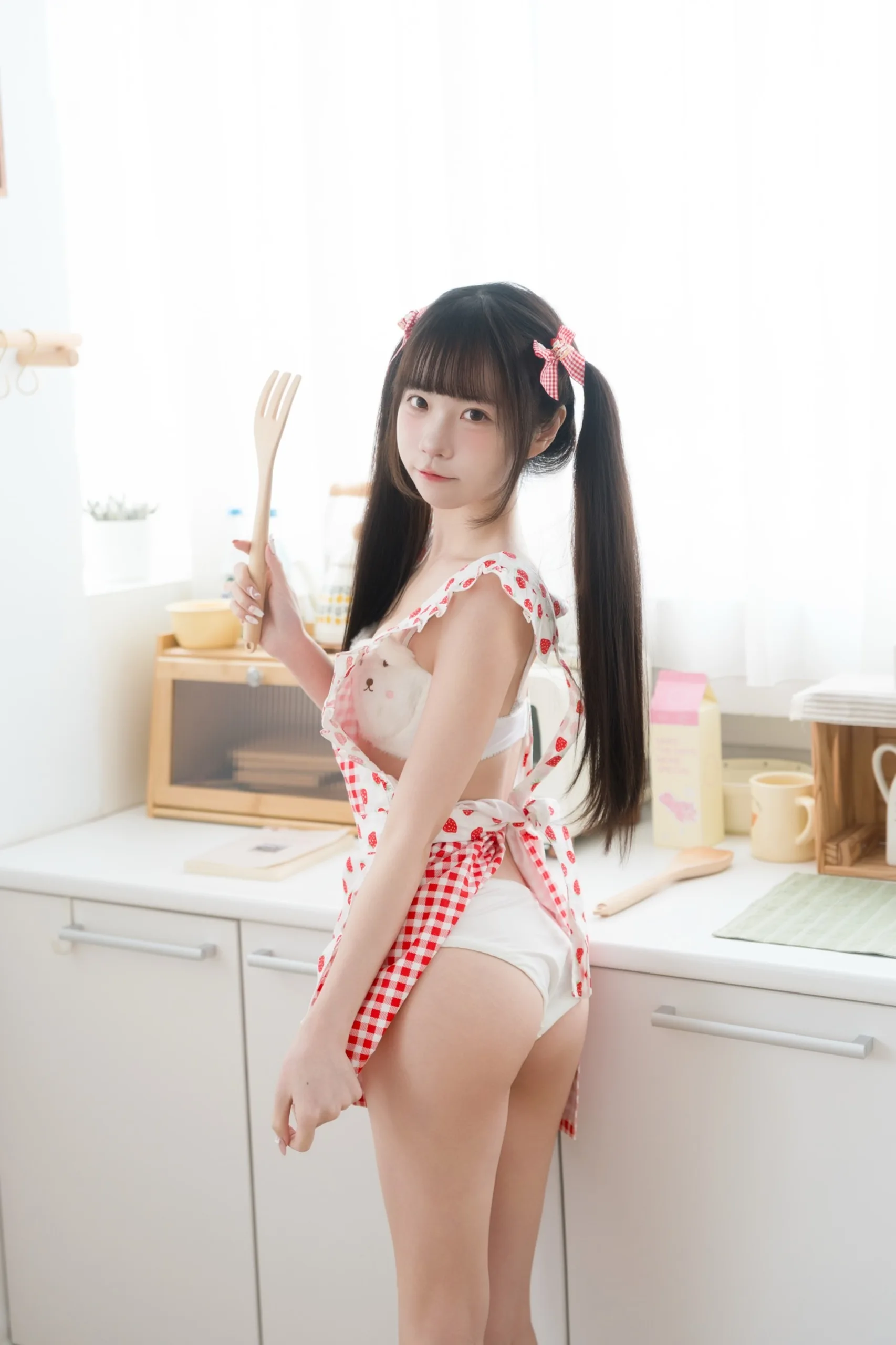 可可小白兔 生日限定 一起做蛋糕吗 77P - 第1张写真大图