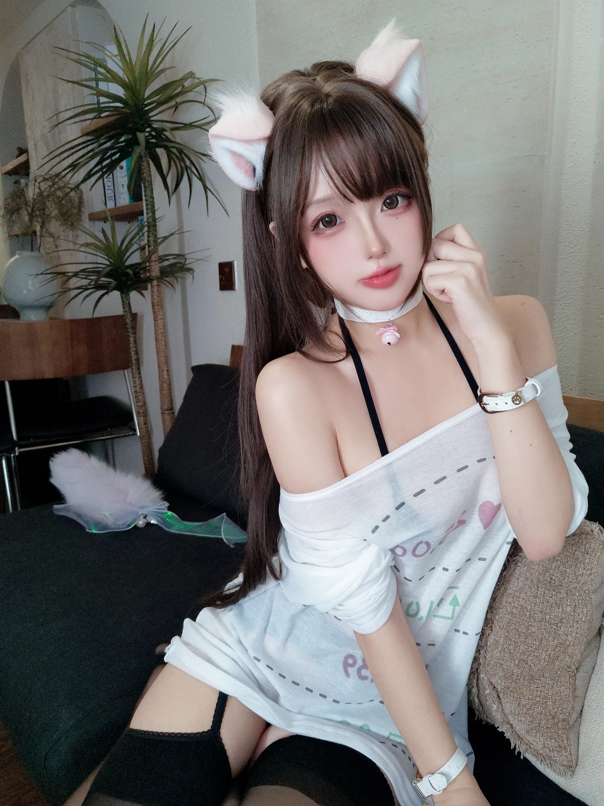 日奈娇 家里的猫 - 第1张写真大图