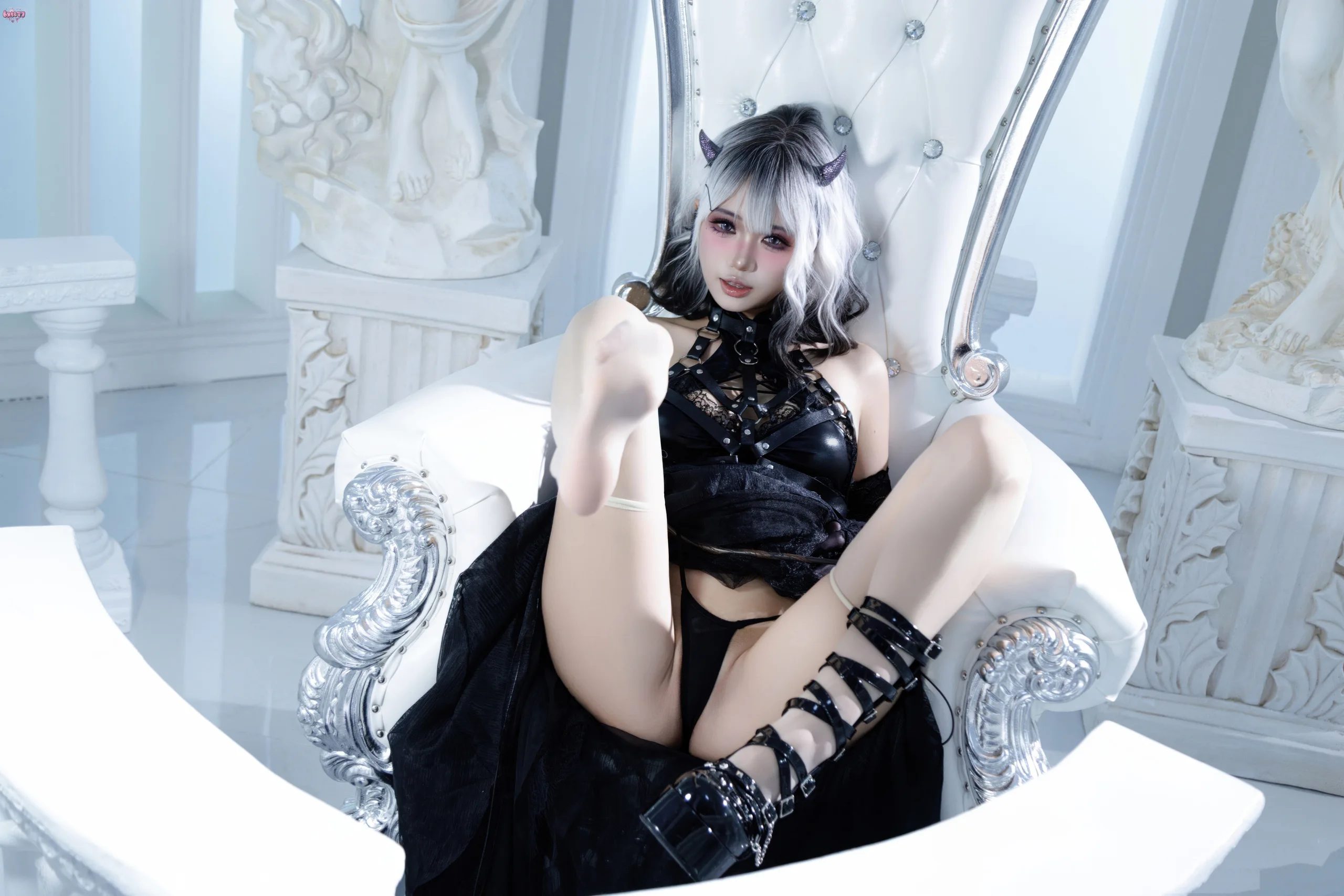柒柒要乖哦 魔女盛宴 - 第28张写真大图