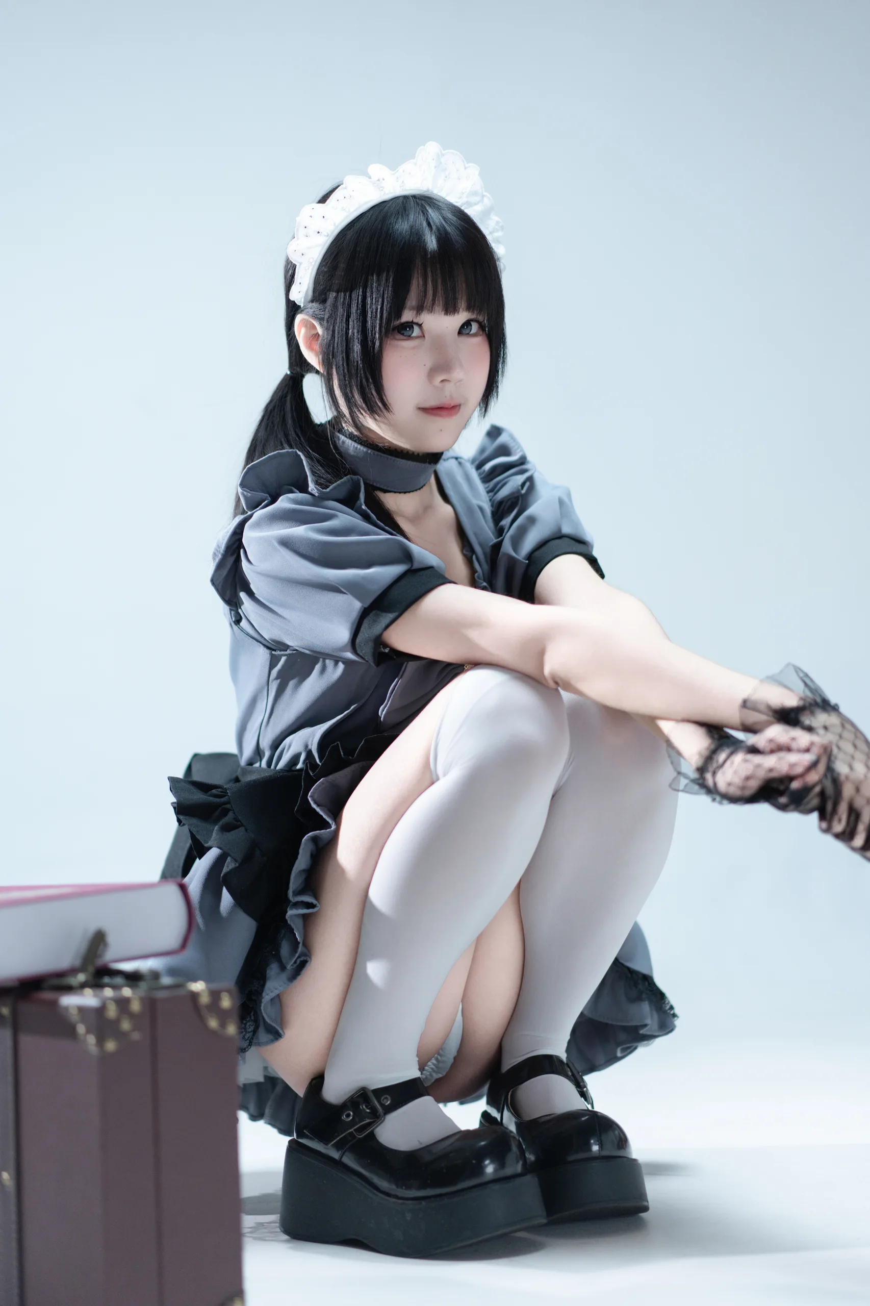 清水凪 手提箱与灰色女仆 - 第38张写真大图