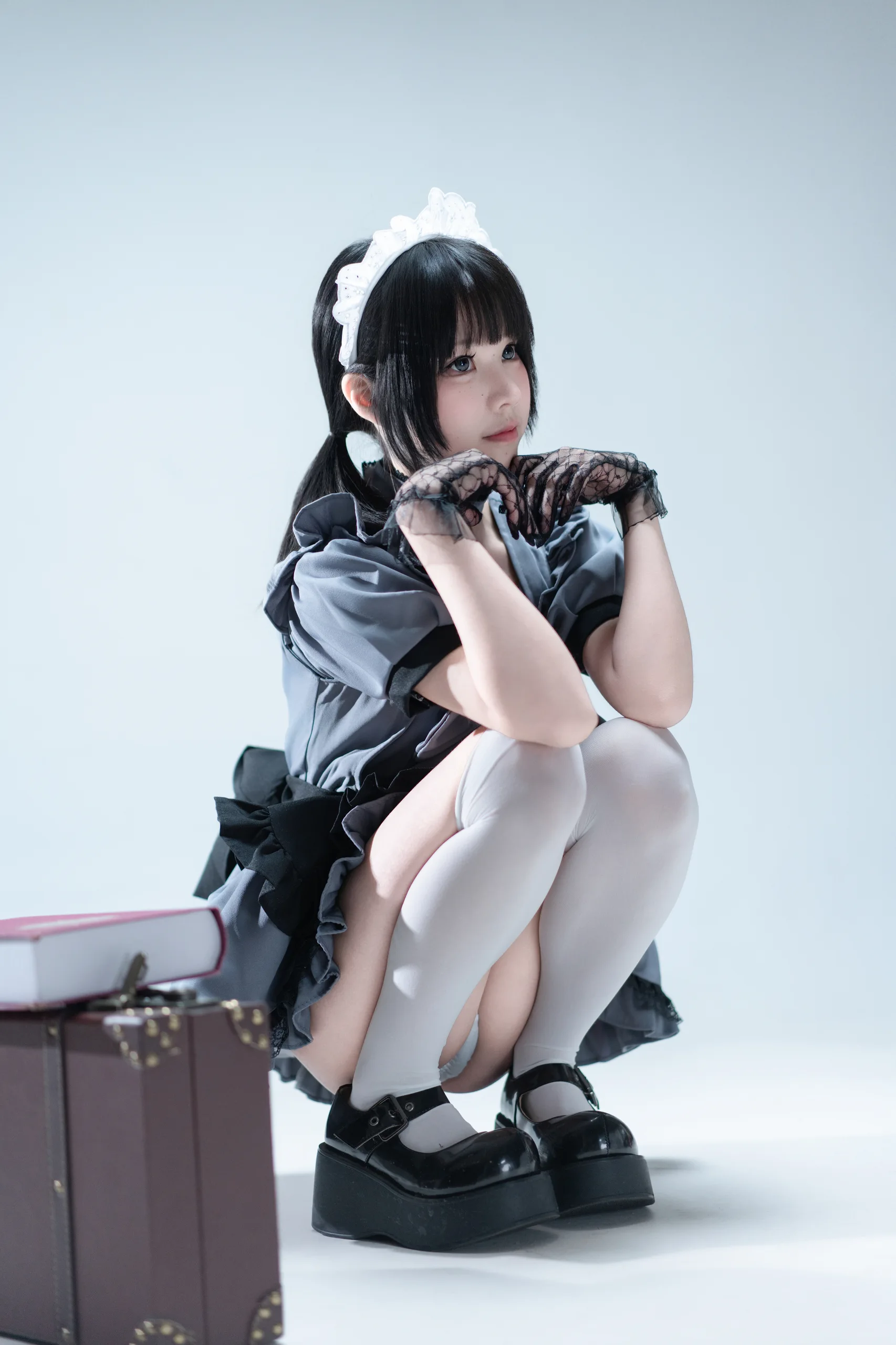 清水凪 手提箱与灰色女仆 - 第39张写真大图