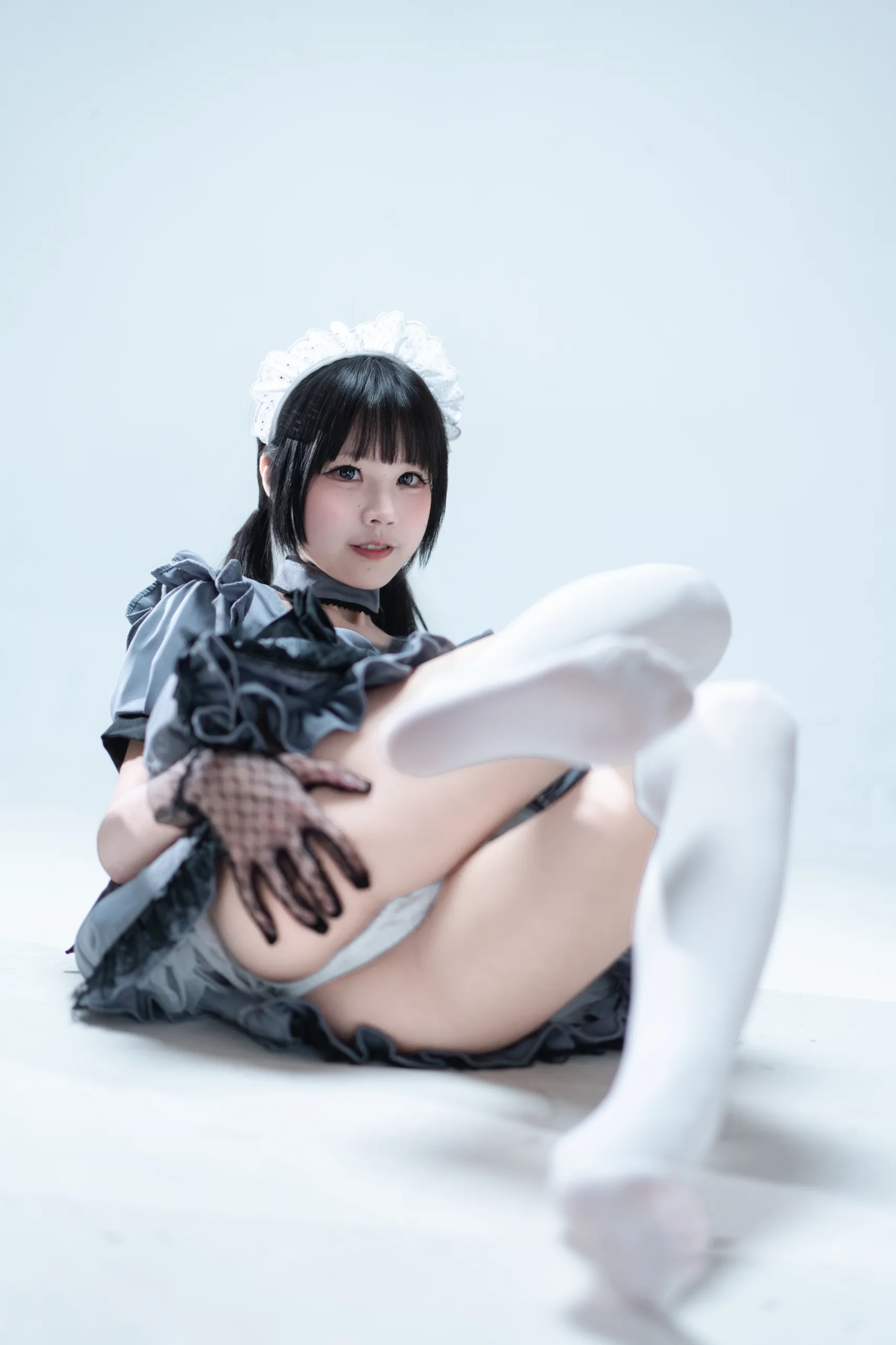 清水凪 手提箱与灰色女仆 - 第71张写真大图
