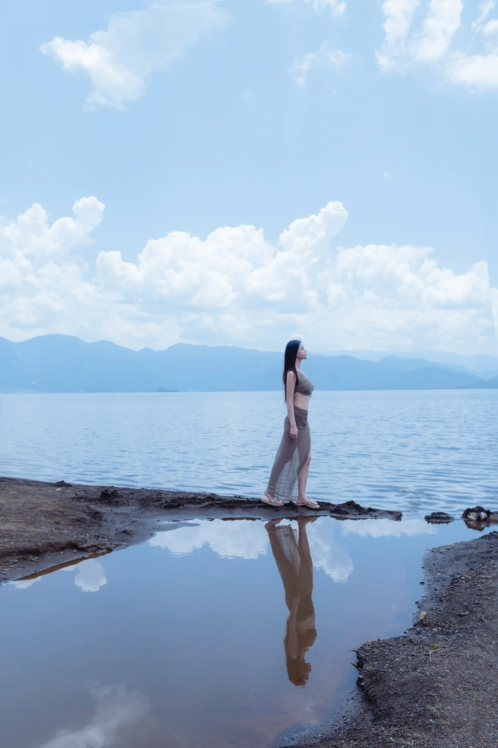年年nnian 妩 80P - 第1张写真大图