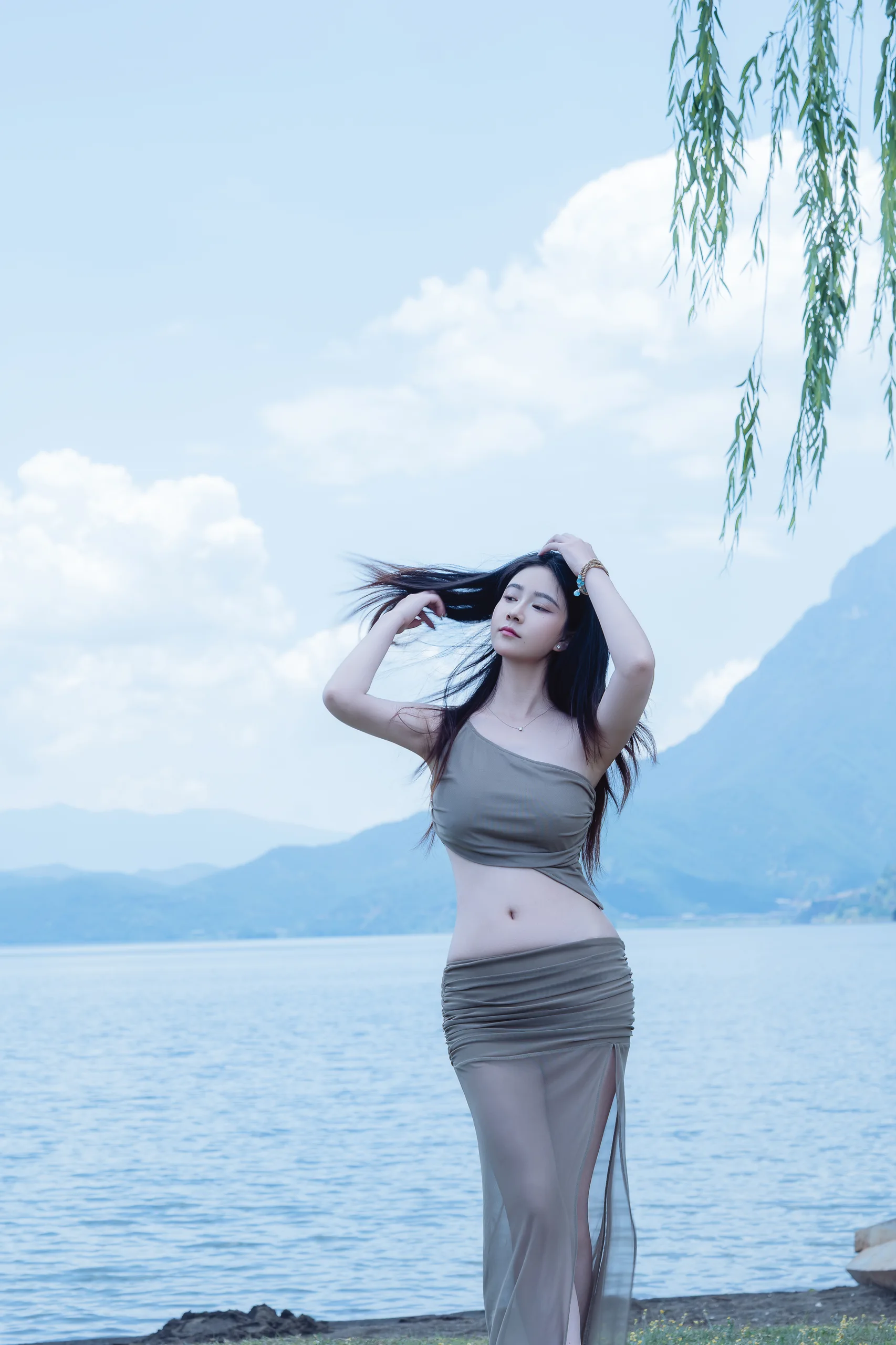 年年nnian 妩 80P - 第24张写真大图
