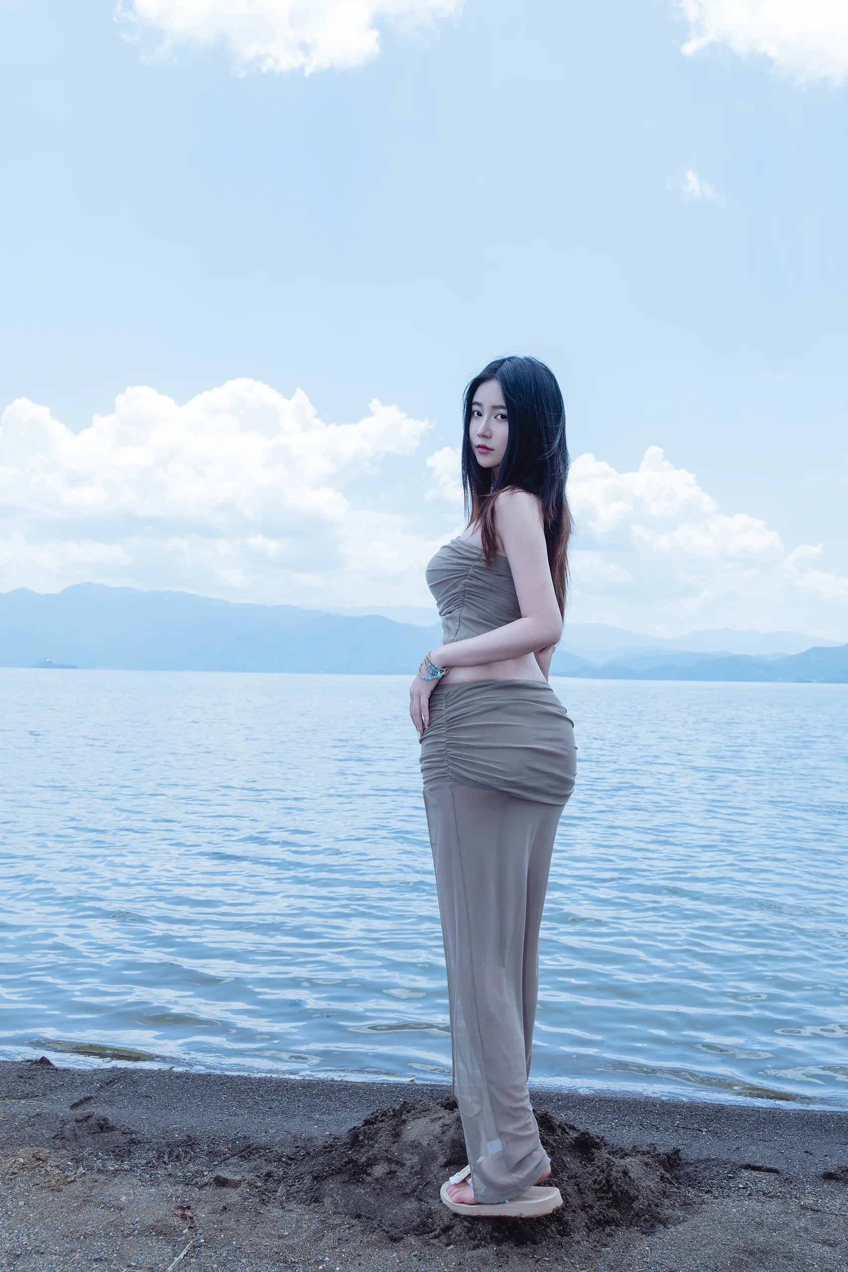 年年nnian 妩 80P - 第5张写真大图