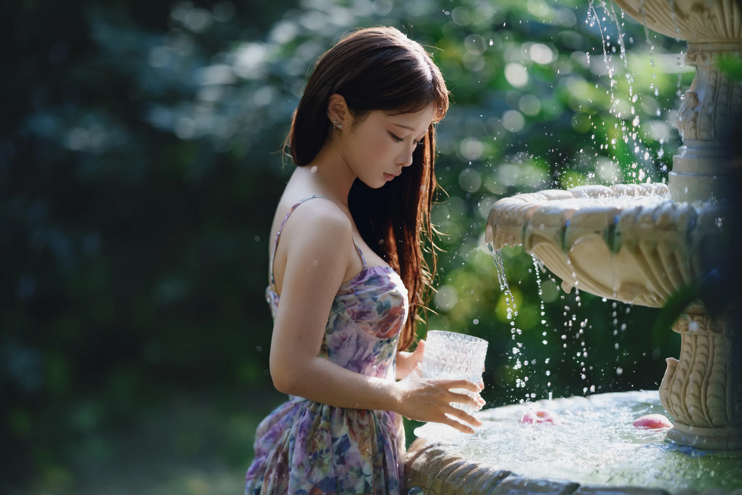 蠢沫沫 水池碎花裙 - 第21张写真大图