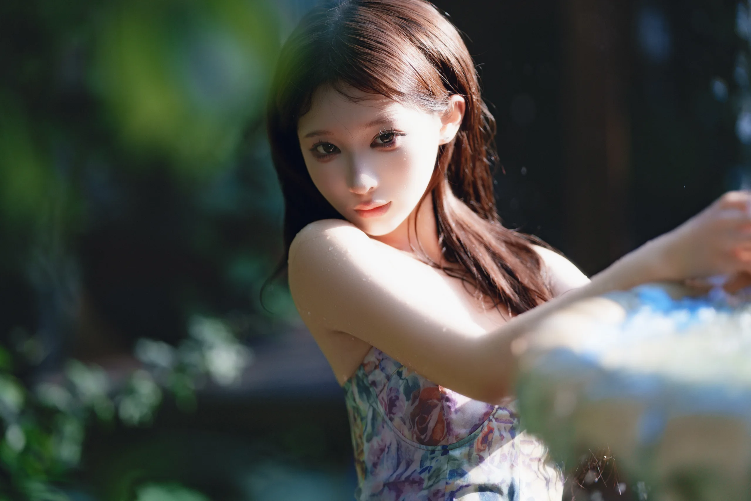 蠢沫沫 水池碎花裙 - 第25张写真大图