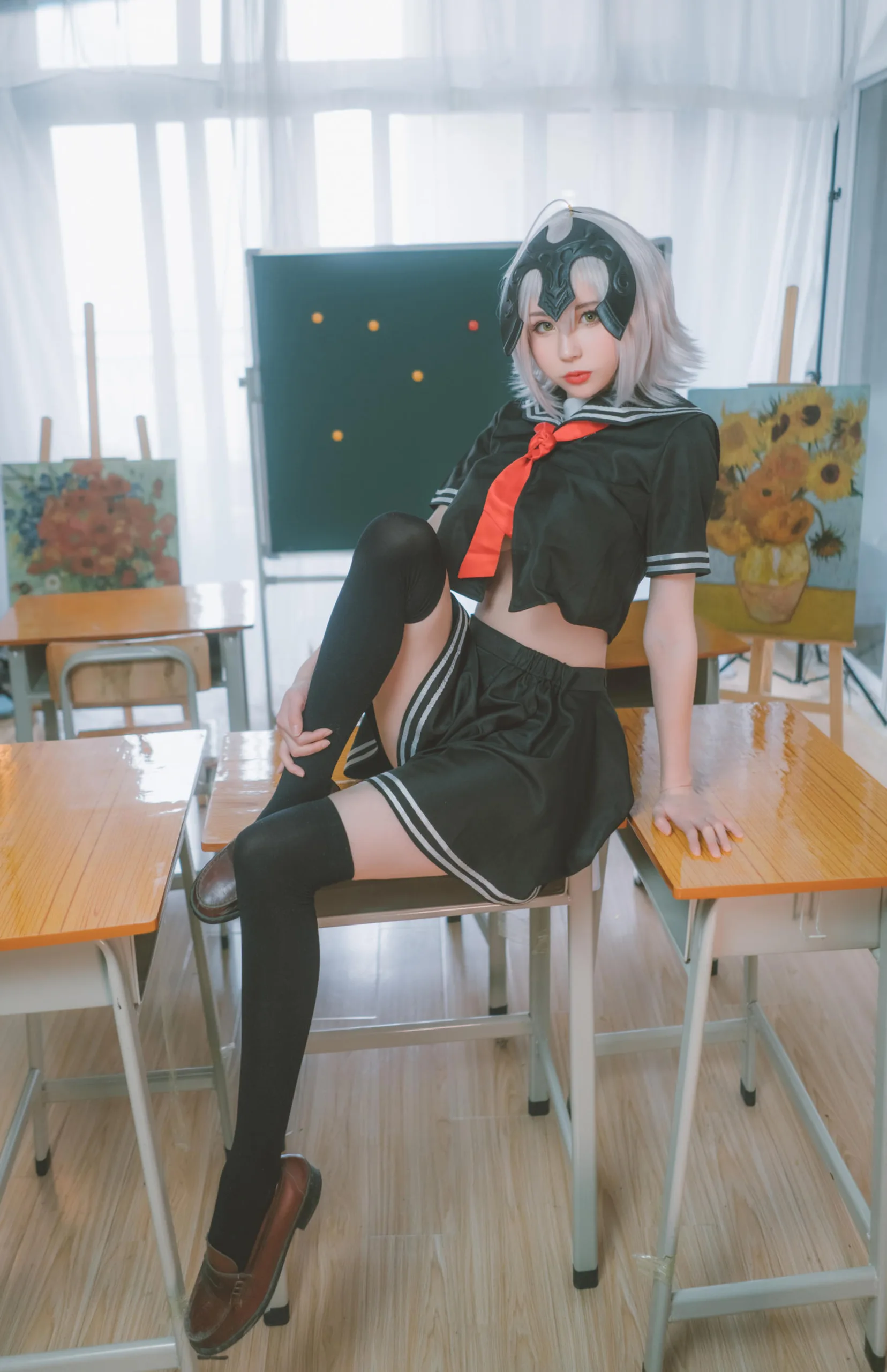 西园寺南歌 黑白贞德 JK制服 24P - 第18张写真大图