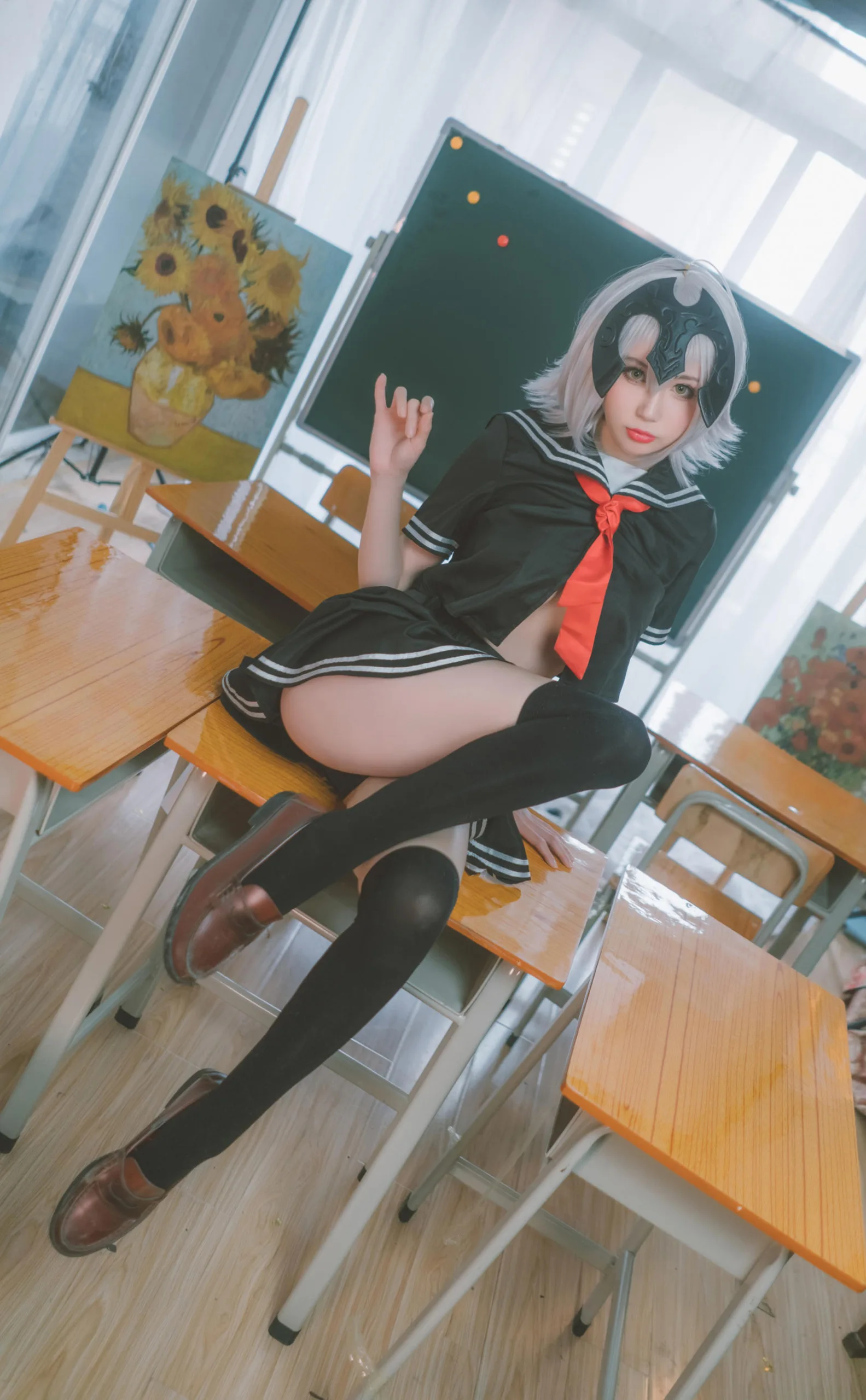 西园寺南歌 黑白贞德 JK制服 24P - 第19张写真大图