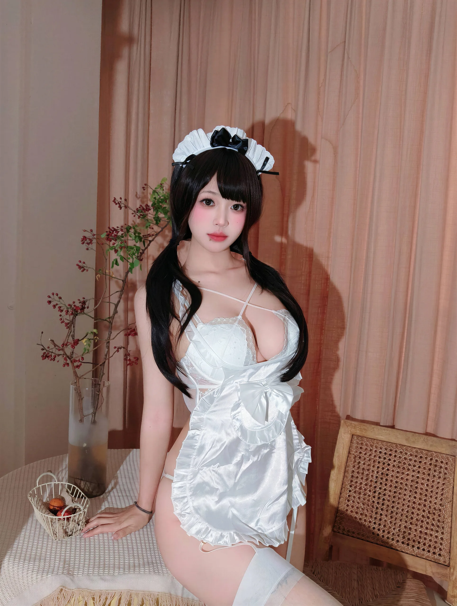 麻薯好吃 白蕾丝女仆 52P (2) - 第50张写真大图