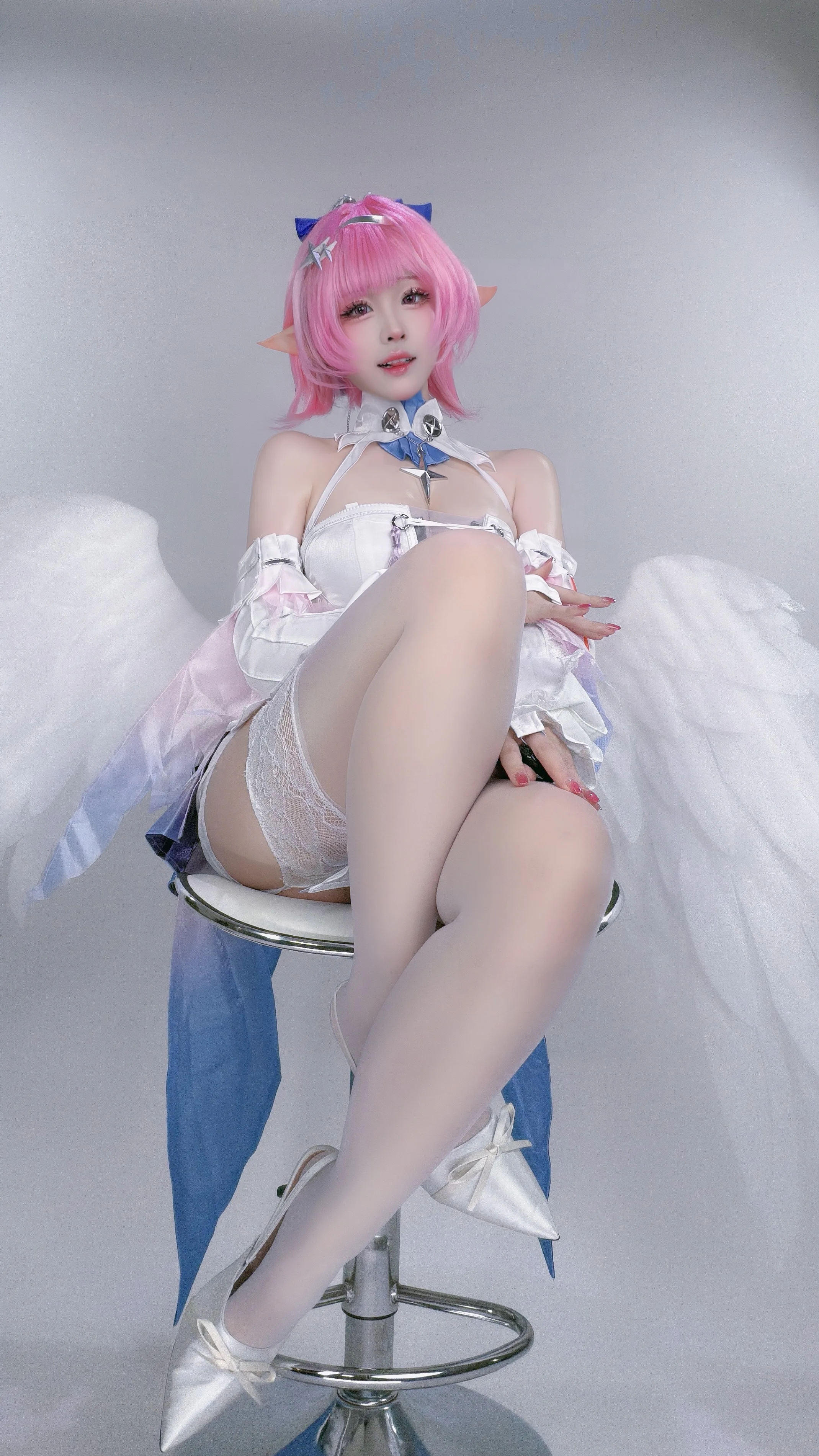 miko酱ww 蕾米埃尔 26P - 第11张写真大图