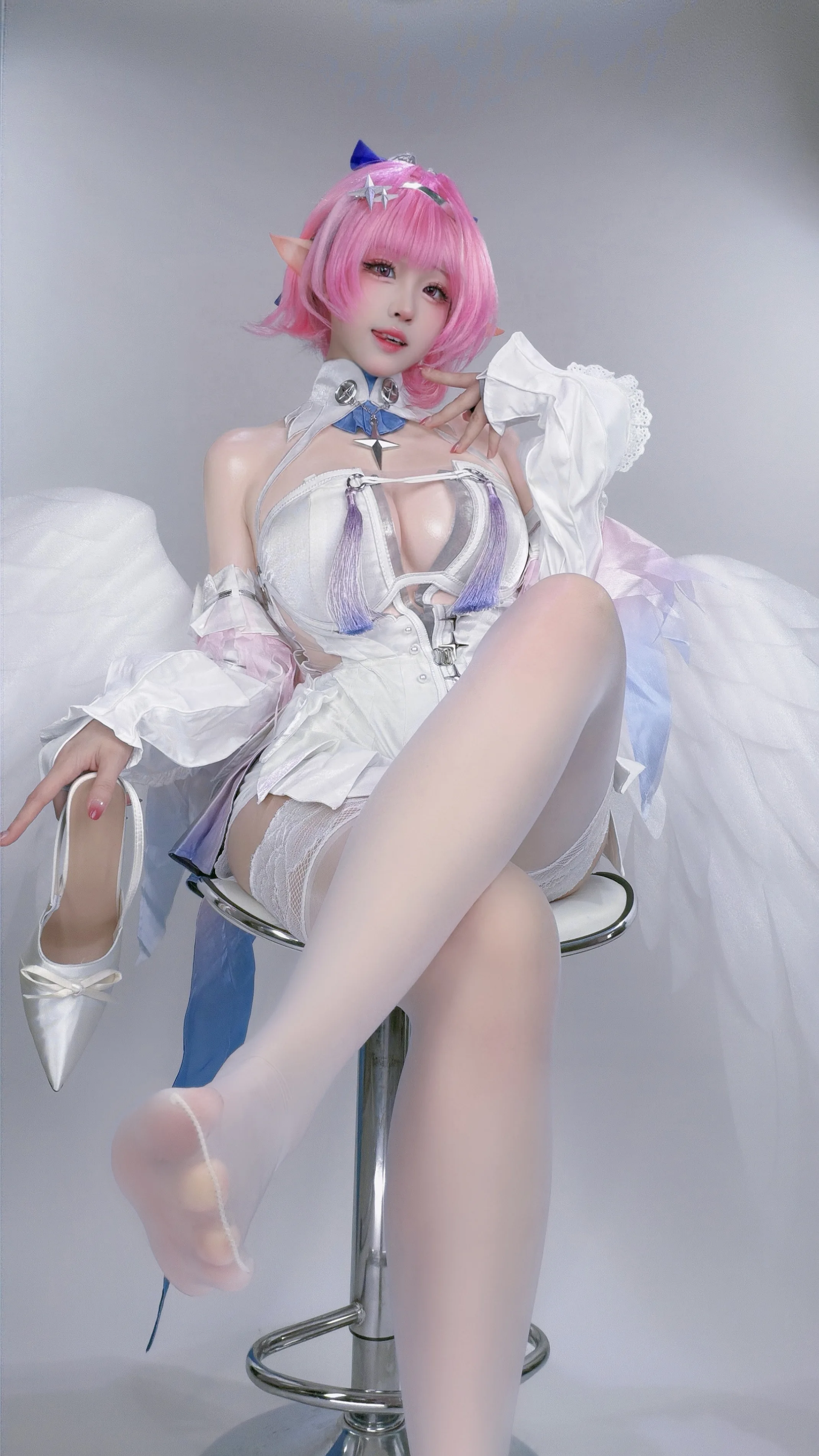 miko酱ww 蕾米埃尔 26P - 第19张写真大图