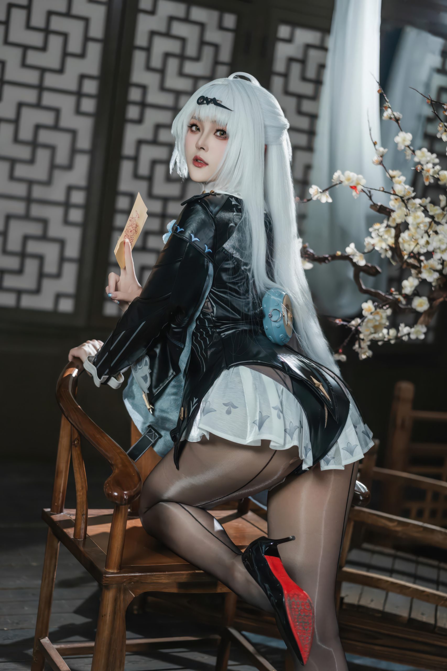 《绝区零》弈萱造型实拍：夏夏子冷艳气质展示 - 第11张写真大图