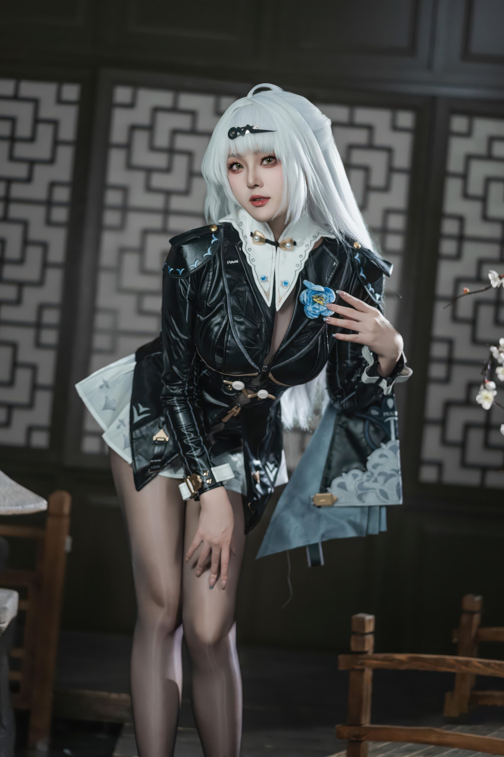 《绝区零》弈萱造型实拍：夏夏子冷艳气质展示 - 第34张写真大图