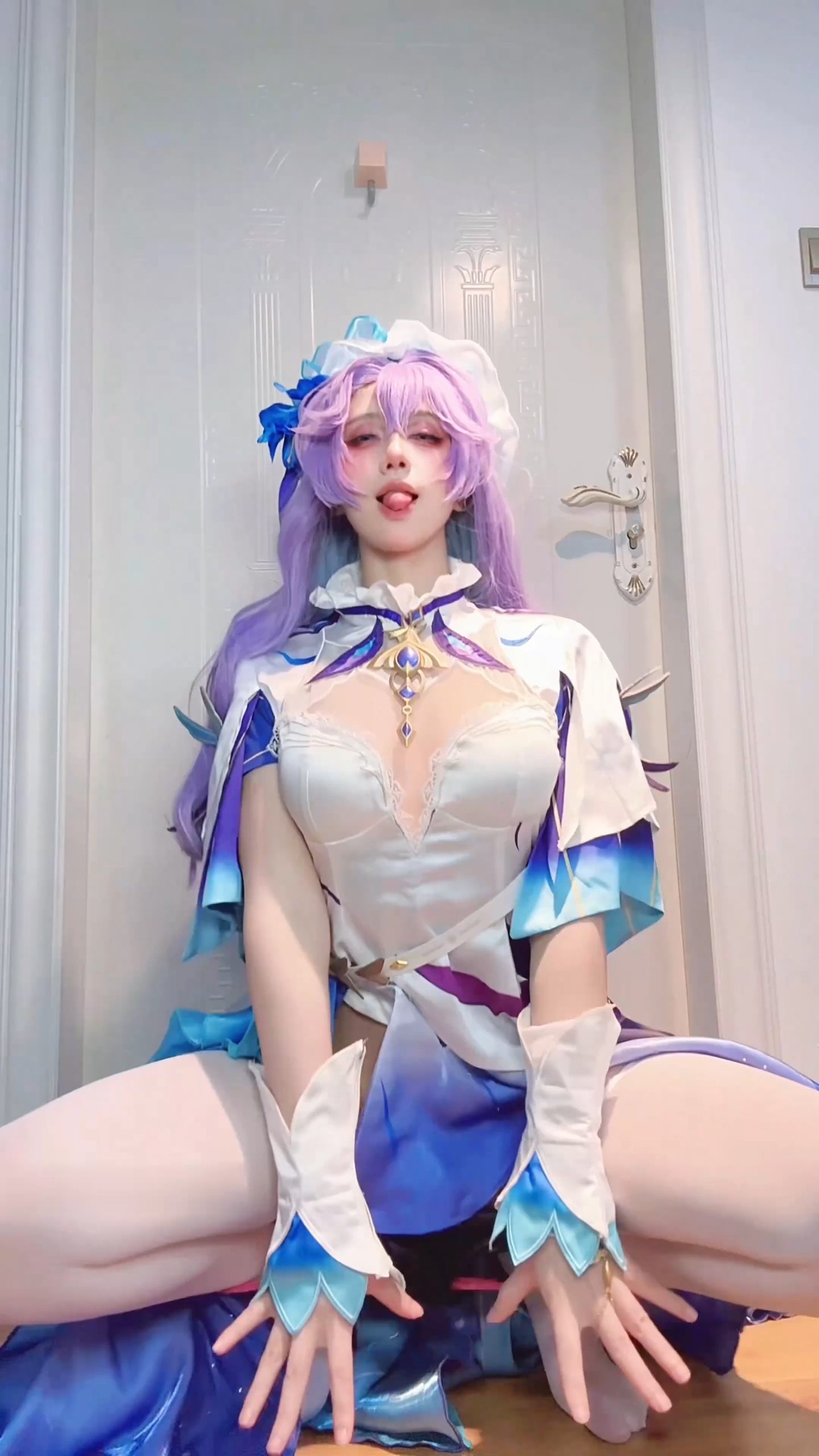 《鸣潮》坎特雷拉COS正片：九曲神态细节专栏 - 第4张写真大图