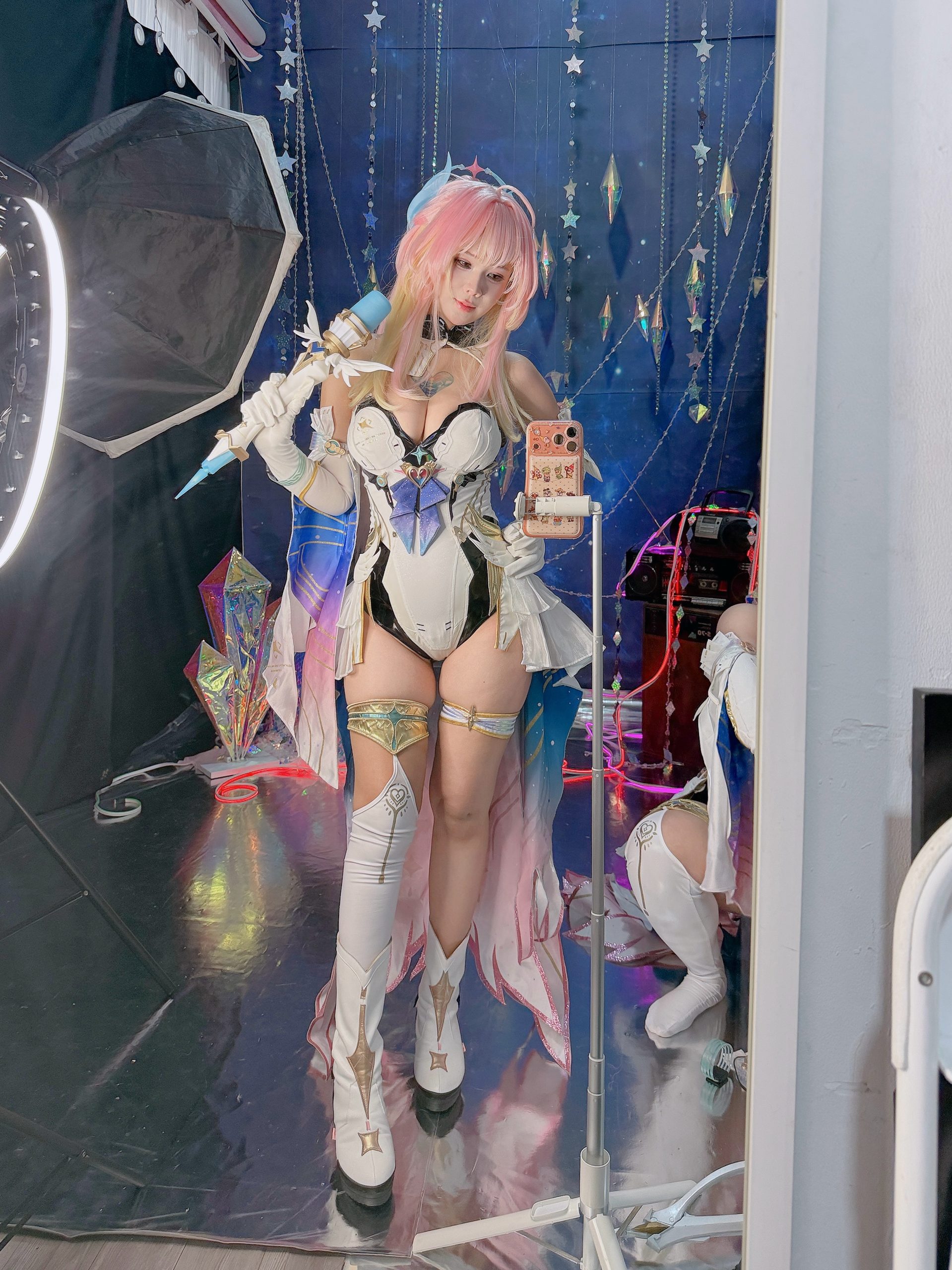《鸣潮》埃米特COS正片：皮恩经典造型记录 - 第38张写真大图